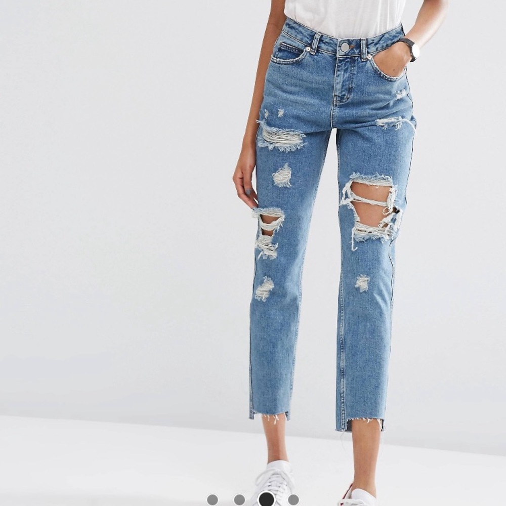 ASOS mom / boyfriend ripped jeans sz34